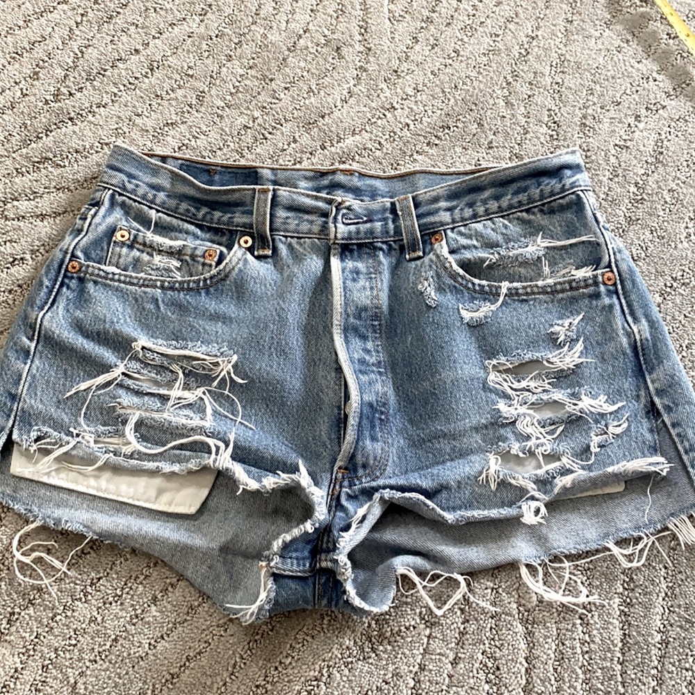 Vintage Levi’s 501 cutoff jean shorts high rise 33